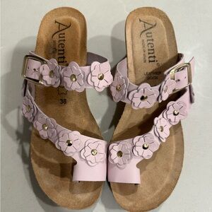 Autenti Purple Floral Women's Sandals
